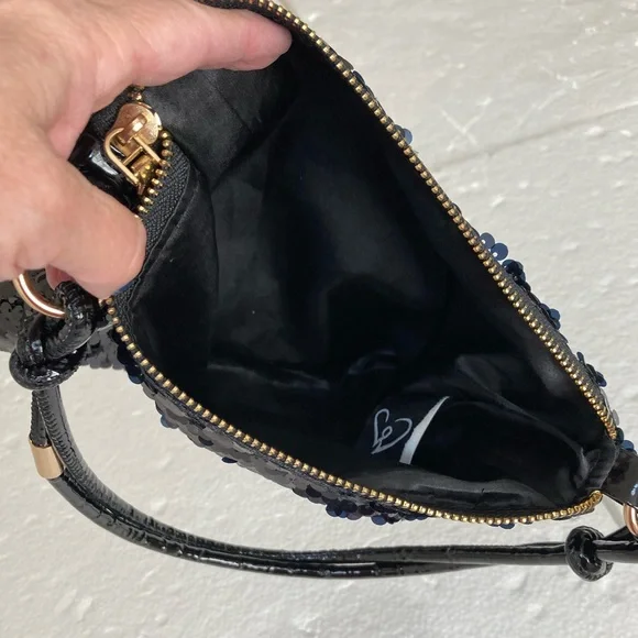 Black sequine purse - Picture 4 of 11